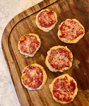 Mini fishy pizzas toddler recipe